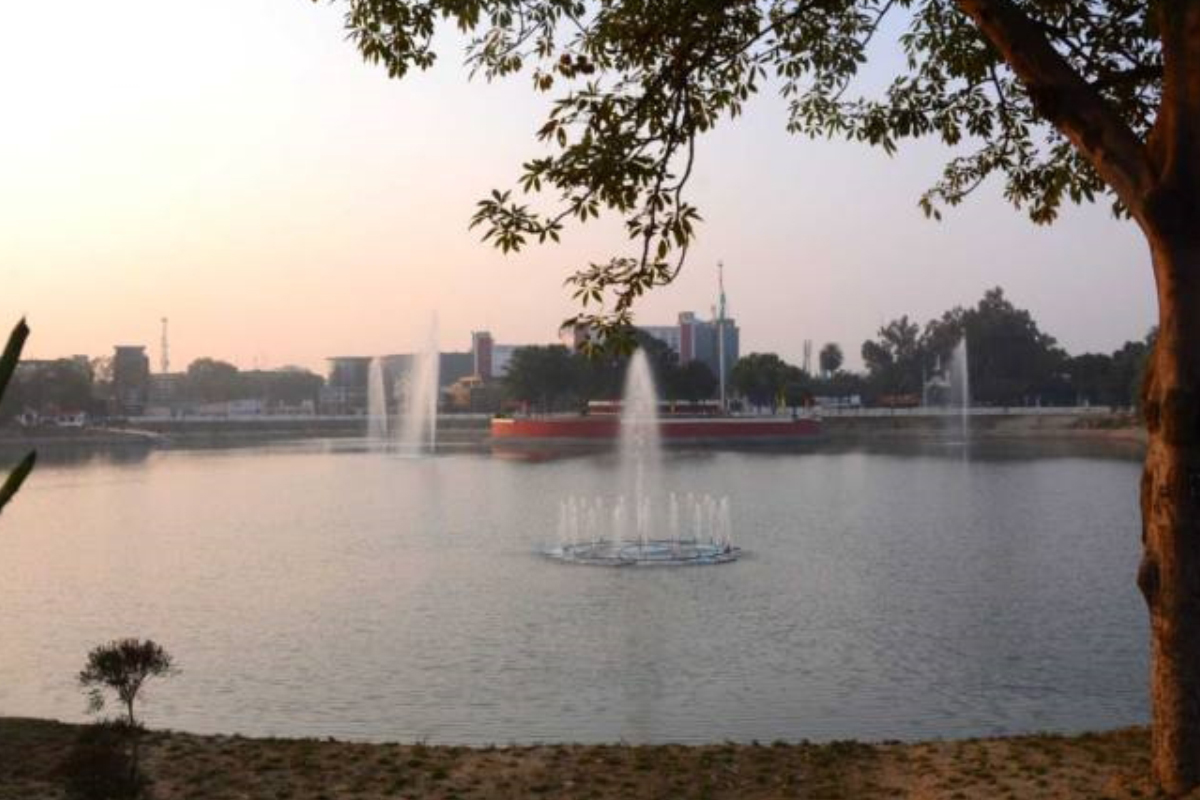 Rajindara Lake 
